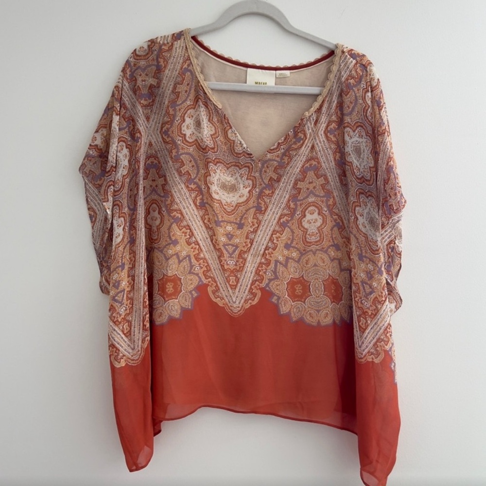 Excellent condition! Flowy Anthropologie Maeve blouse size small-runs large